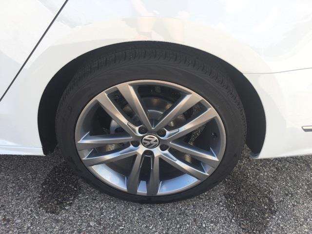 2017 Volkswagen Passat 1.8T R-Line 4dr Sedan